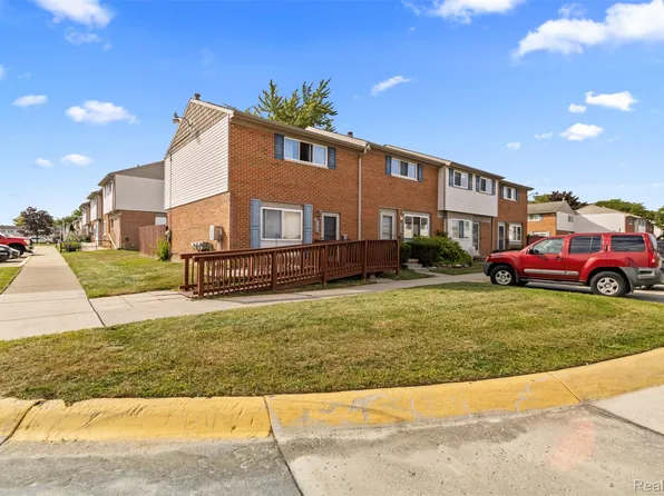 25633 Salem St #109, Roseville, MI 48066