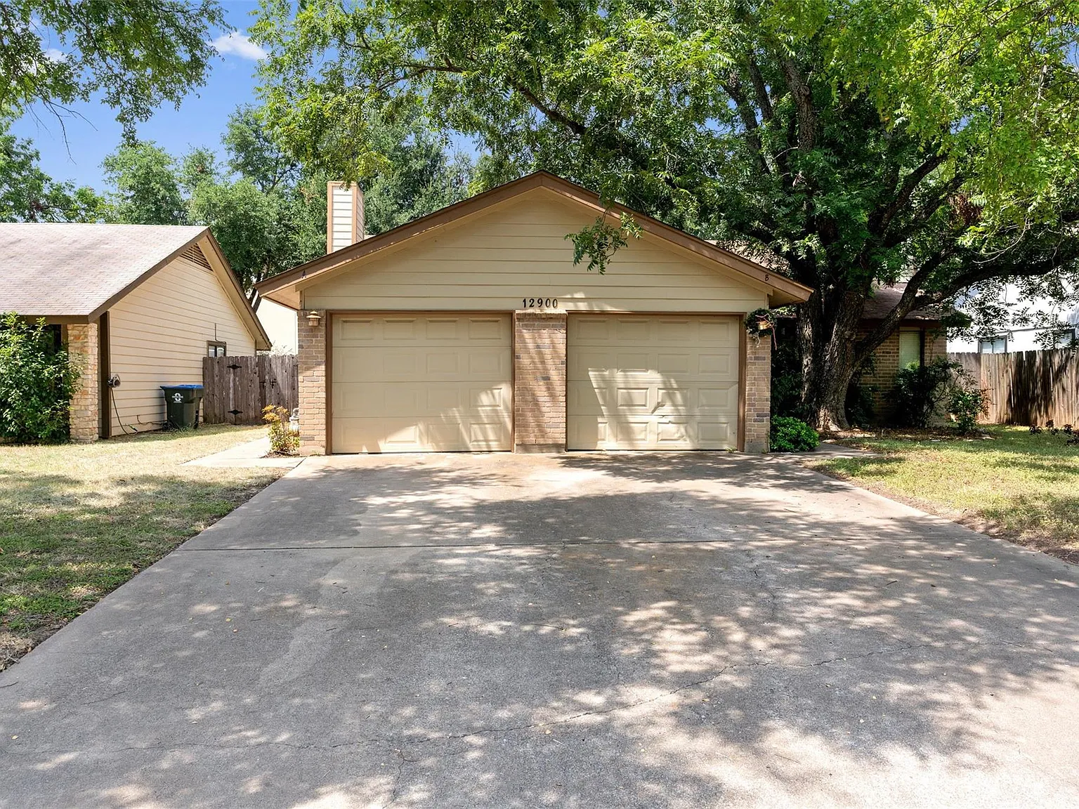 2 bed, 2.0 bath, 907 sqft, $1,500 — Photo 1