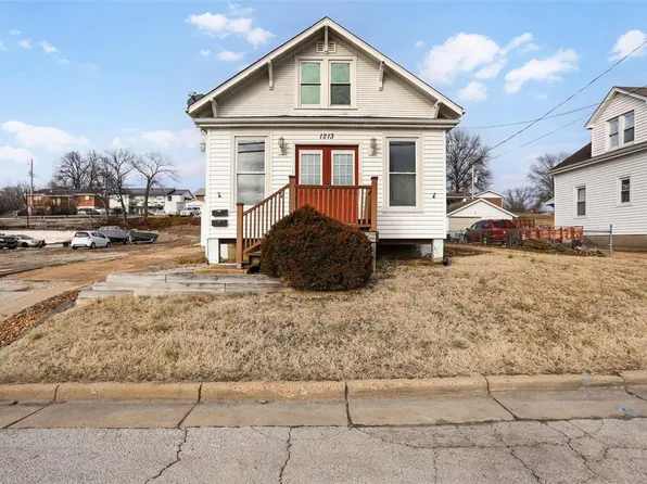 1213 E 5th St, Washington, MO 63090
