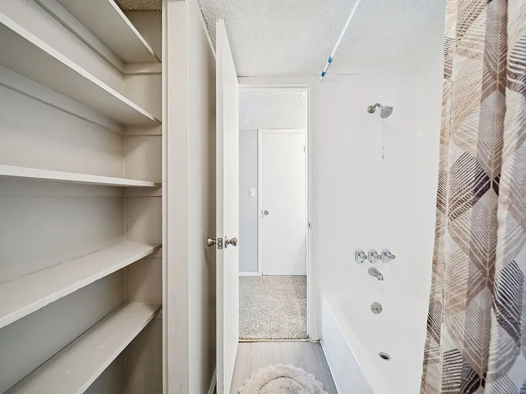 Cedar Park Apartments — Photo 31
