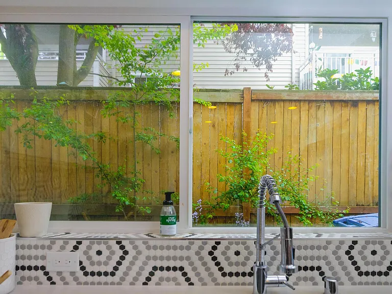 620 10th Ave E #620E — Photo 7