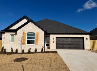 1906 Farmer St, Pea Ridge, AR 72751