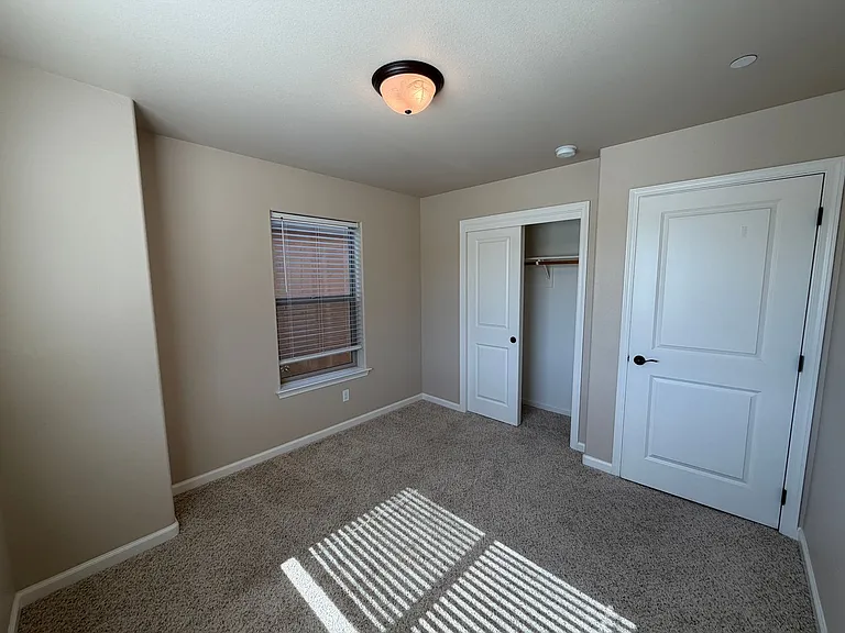 1194 Velarde Cir — Photo 34