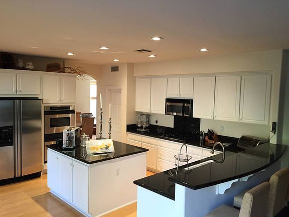 KITCHEN+CENTER ISLAND