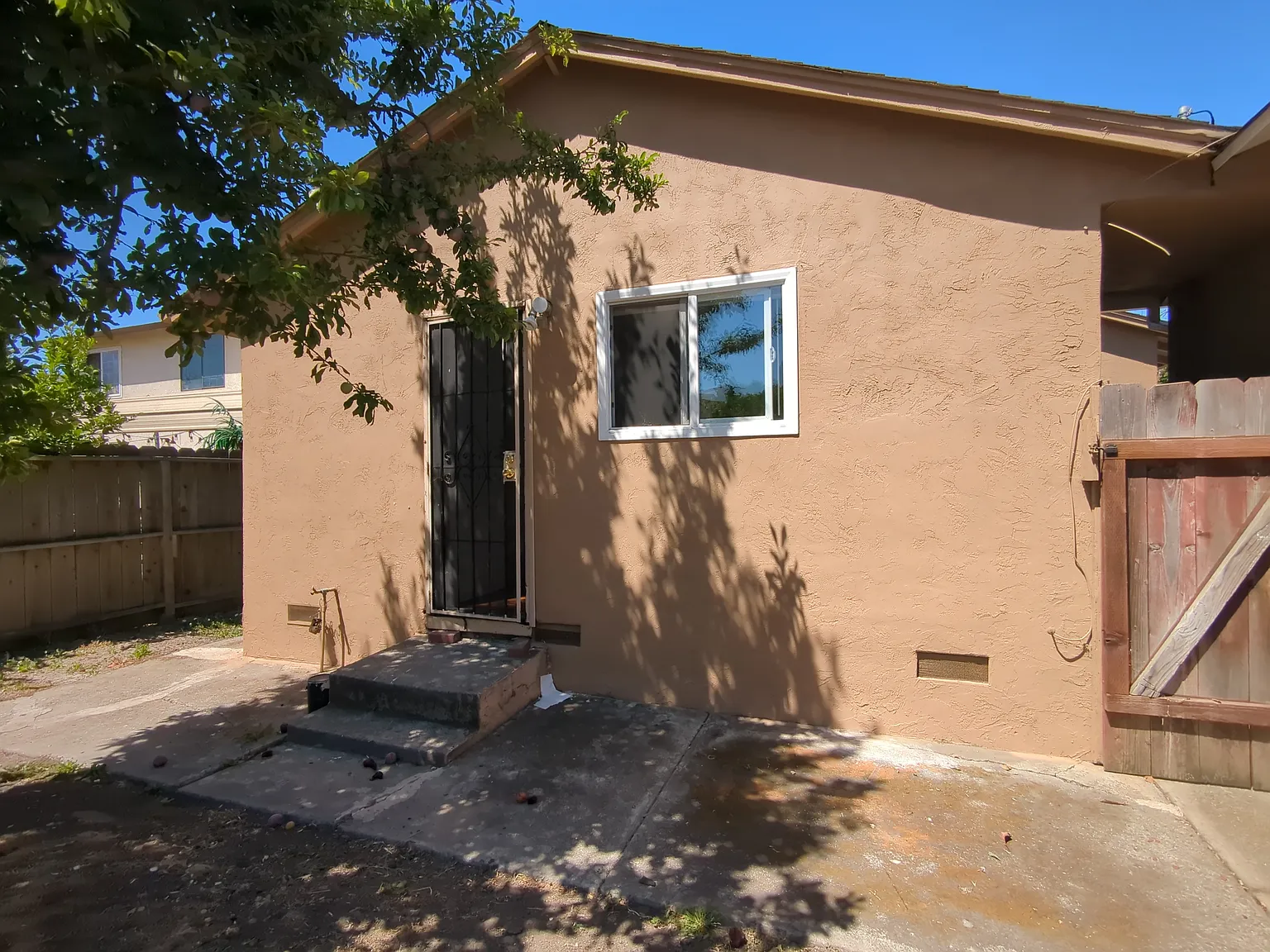 22464 Fuller Ave — Photo 2