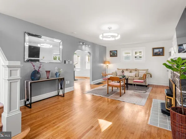 606 Valley Rd, Havertown, PA 19083