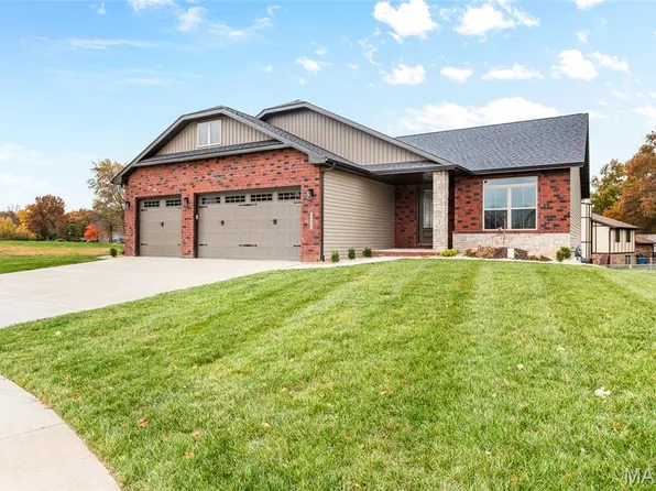 4519 Bruin Ln, Glen Carbon, IL 62034