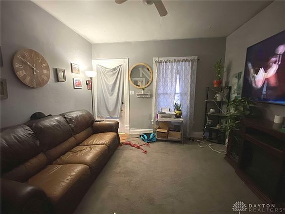 2nd image of 650 S Roosevelt Ave