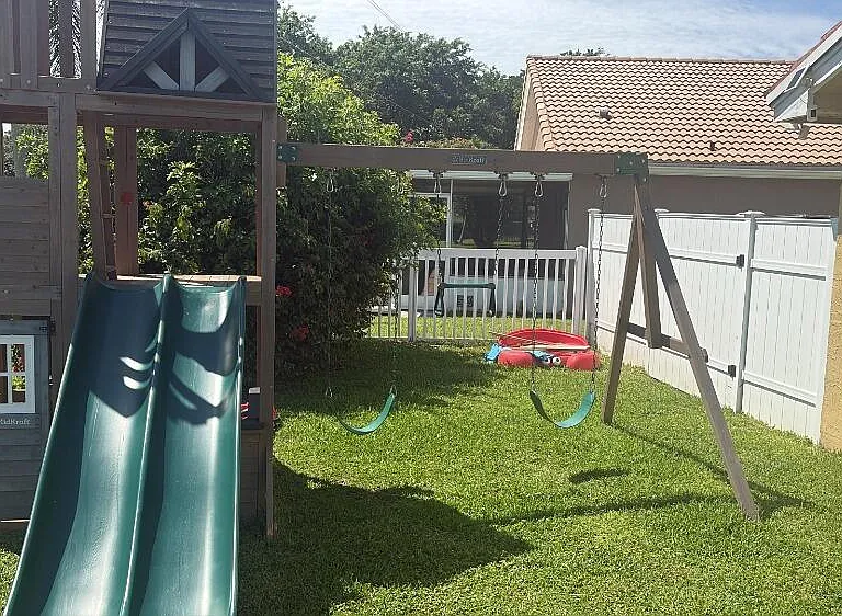 8520 Tourmaline Blvd — Photo 30