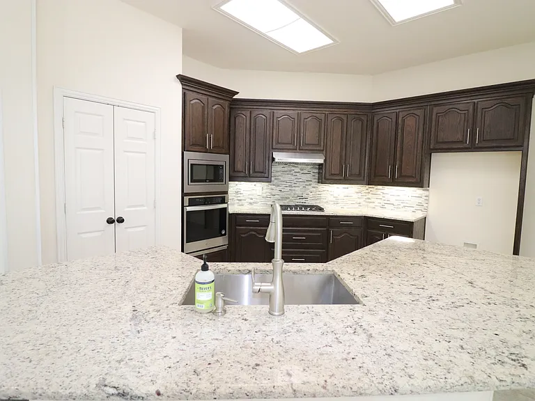4041 Brazos Dr — Photo 9
