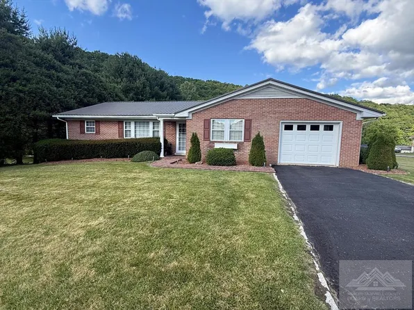 500 Mountain View Dr, Bluefield, VA 24605