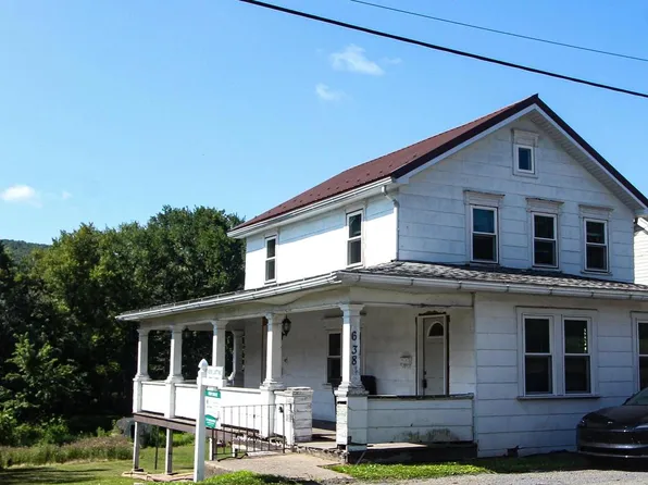 638 W Market St, Williamstown, PA 17098
