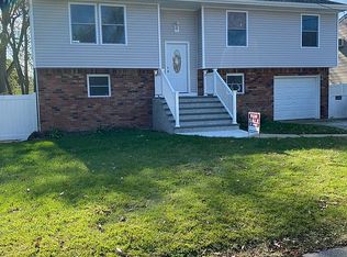 346 Manhattan Ave, West Babylon, NY 11704