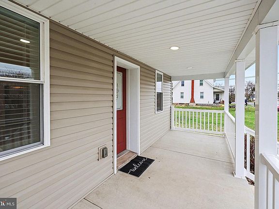 4th image of 105 Hutton Rd