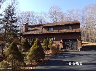 1167 Pocono Mountain Lake Dr, Bushkill, PA 18324