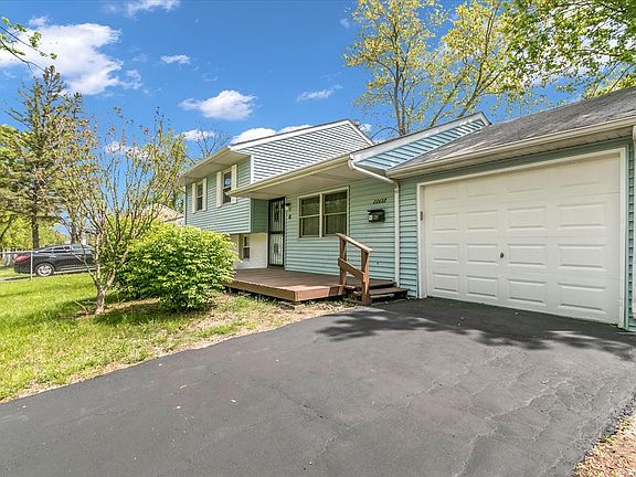 5th image of 22657 Brookwood Dr