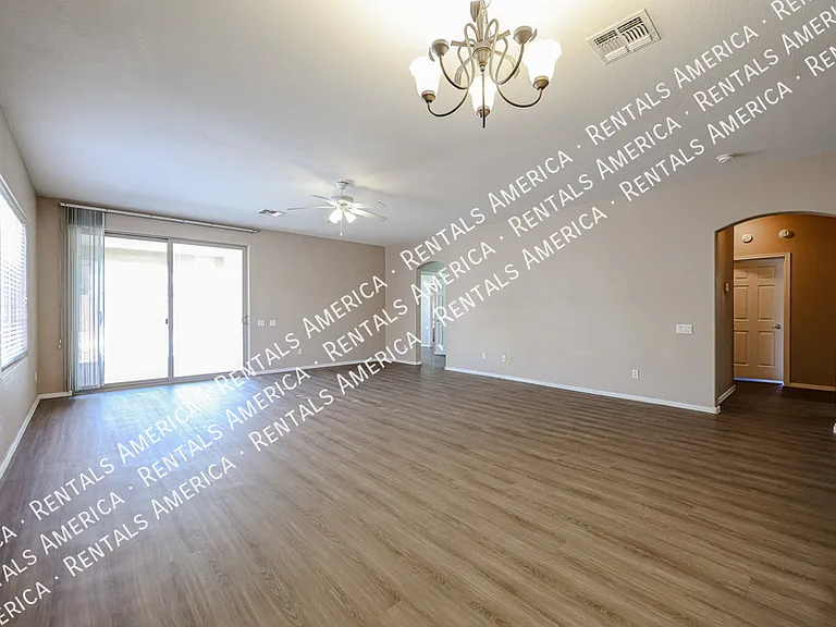 876 E Riviera Pl — Photo 14