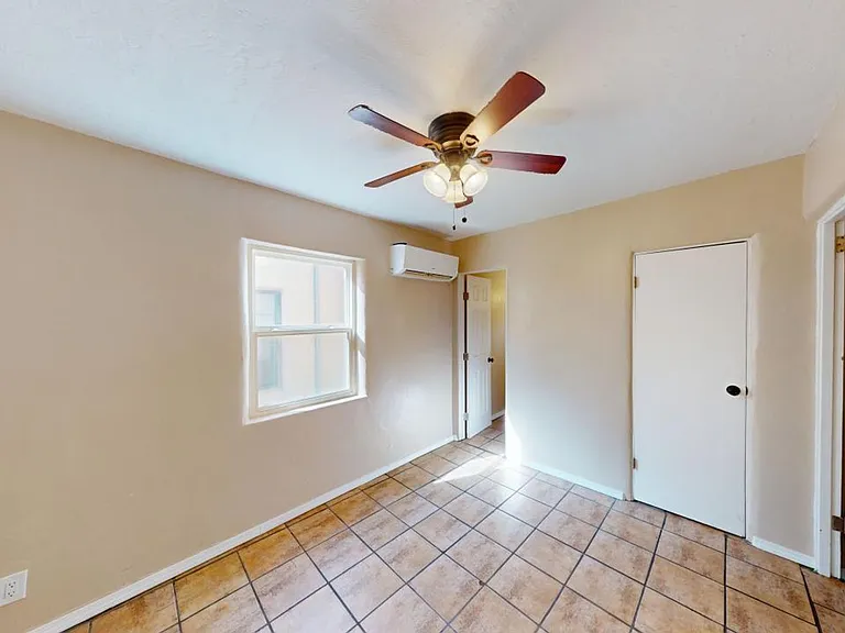 1450 Cerrillos Rd #3 — Photo 7