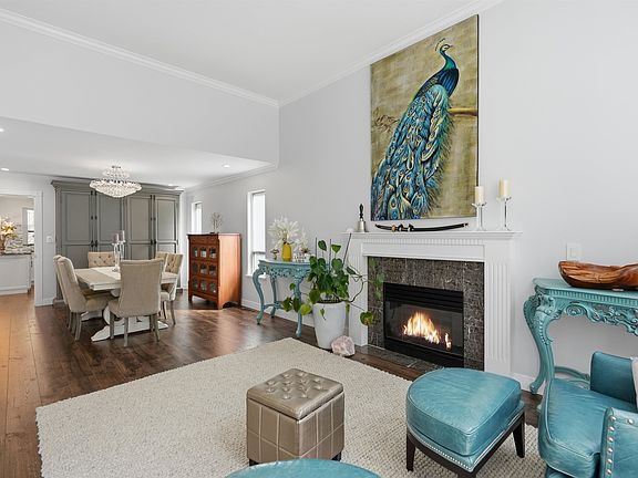 4th image of 1834 Ocean Park Rd