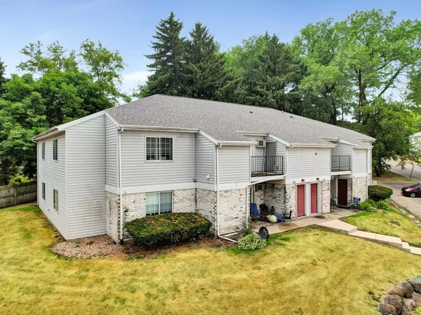 1108 Whispering Pines Way, Fitchburg, WI 53713