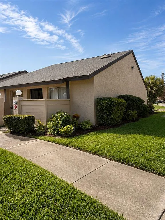 2 bed, 2.0 bath, 1300 sqft, $1,955 — Photo 3