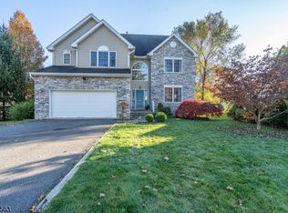 36 Fairview Ave, Clinton, NJ 08809