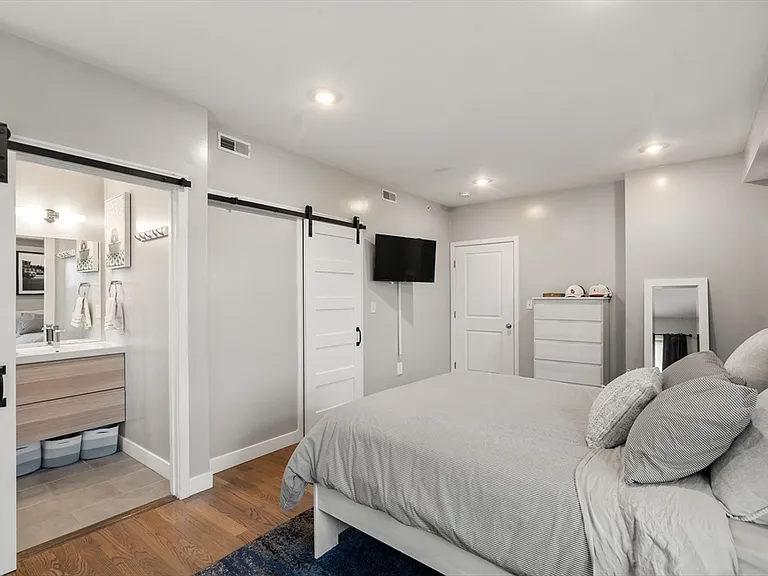 47 Sargent St #5 — Photo 9