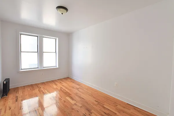 Rented by Clove Realty LLC | media 4