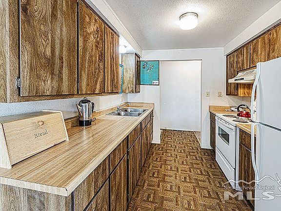 4th image of 1324 La Loma Dr