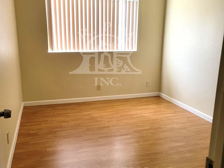8348 Rush St — Photo 10