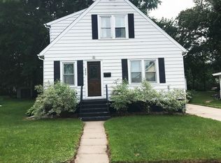 2204 11th St, Eau Claire, WI 54703