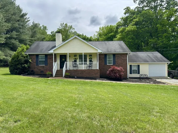 1016 Atkins Dr, Cross Plains, TN 37049
