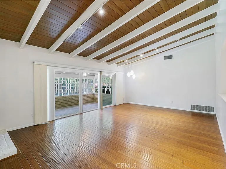 22951 Austin St — Photo 6