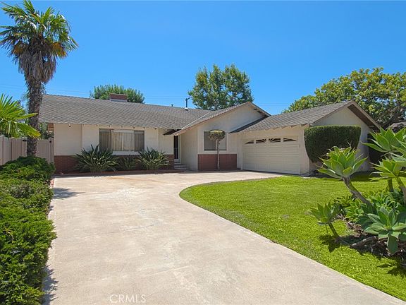 2nd image of 2032 Aliso Ave