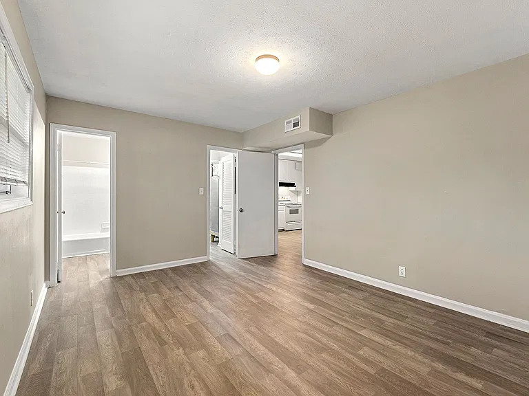 Balfour 296 — Photo 12