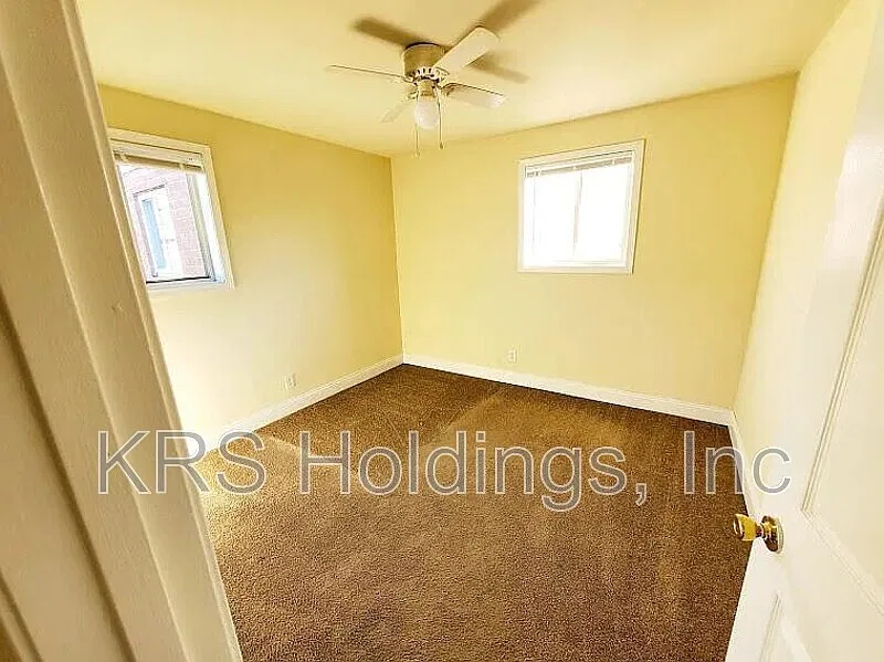 2 bed, 1.0 bath, $895 — Photo 4