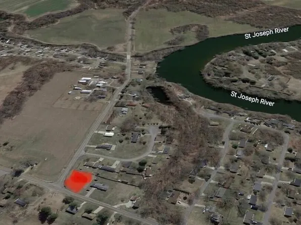 2022 Pipestone Rd, Benton Harbor, MI 49022