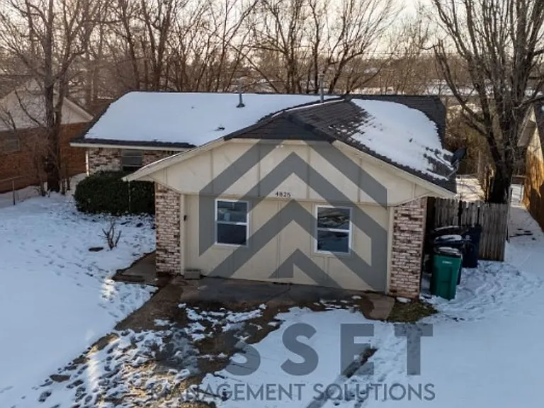 4825 S Fairmont Ave — Photo 2