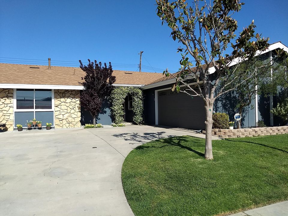 Feel great coming home to this beautiful property!