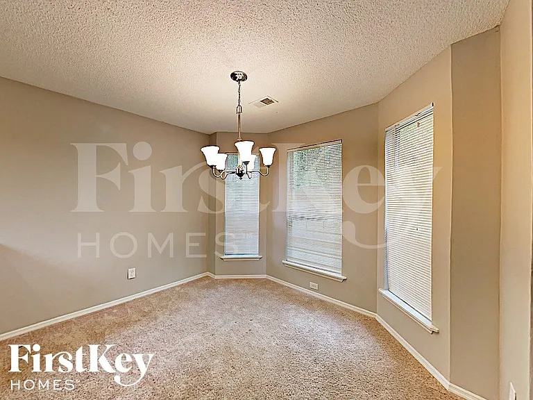 1199 Paddocks Way — Photo 5