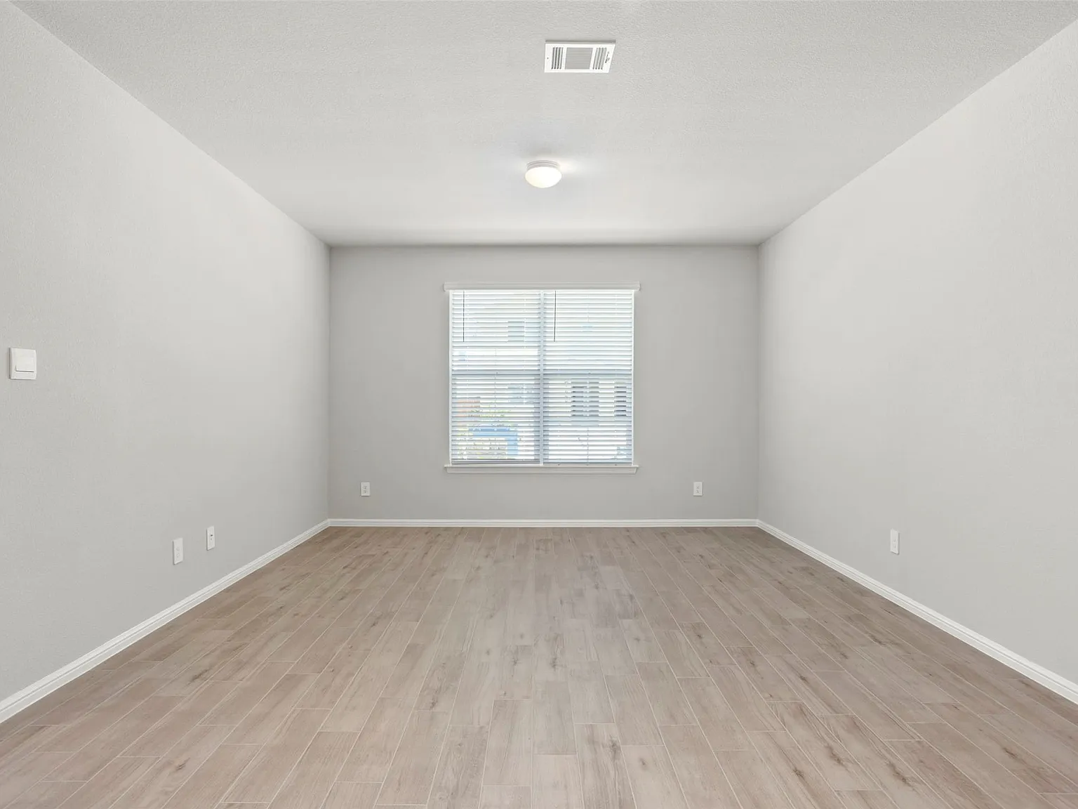 3 bed, 2.5 bath, 1805 sqft, $2,350 — Photo 4