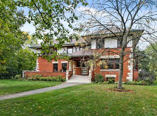 130 Nuttall Rd, Riverside, IL 60546