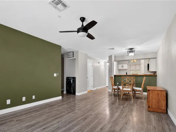 2008 Mesquite Ln APT 304, Laughlin, NV 89029