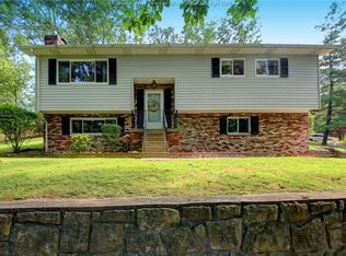 1200 Ridge Dr, South Charleston, WV 25309