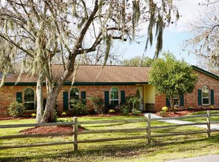 107 Tamarind St, Lake Jackson, TX 77566