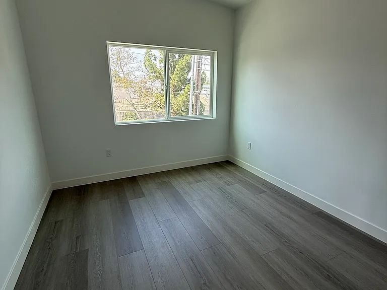 5656 Chateau Dr #2 — Photo 3