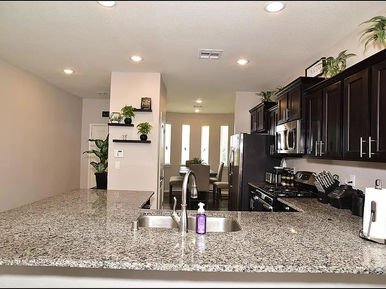 1016 Seahawk Pl — Photo 28