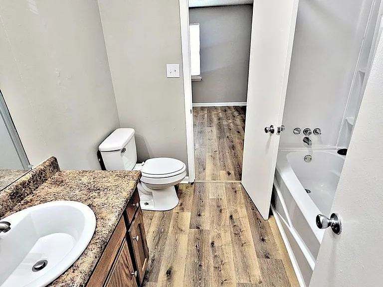 228-304 Cedar Lake Pl SW — Photo 12