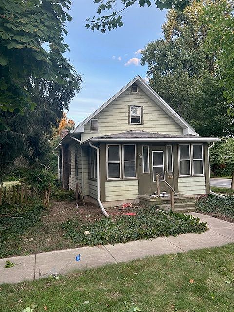 1st image of 441 S 4th St