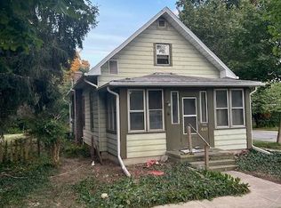 441 S 4th St, Chesterton, IN 46304